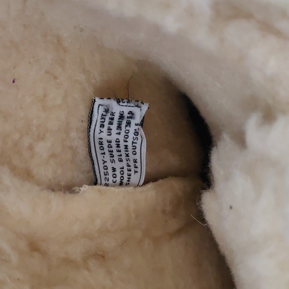 New! BearPaw 2250Y Tan, Lori, girls Suede side 2 button/loop closure sz 3 Boot - Picture 8 of 11